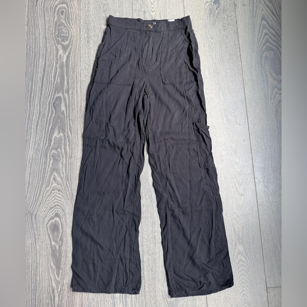 Zara Wide Leg Cargo Pants in Black Size Medium